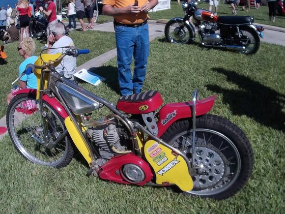 Name:  KEuMa5f.jpg
Views: 16
Size:  66.1 KB